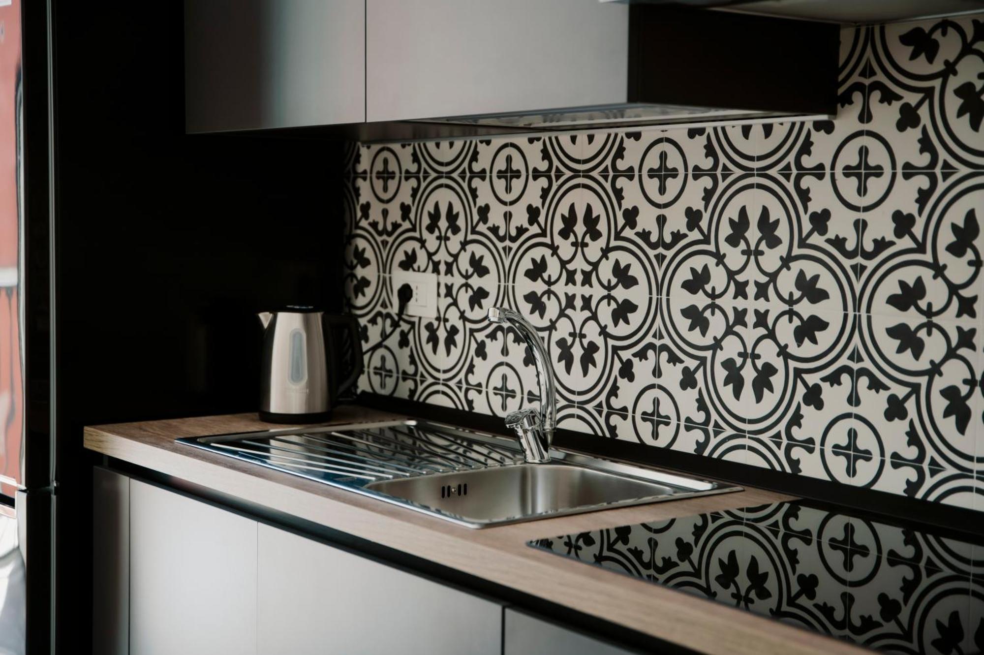 Petrina Home - Suite Rooms บาร์เลตตา ภายนอก รูปภาพ